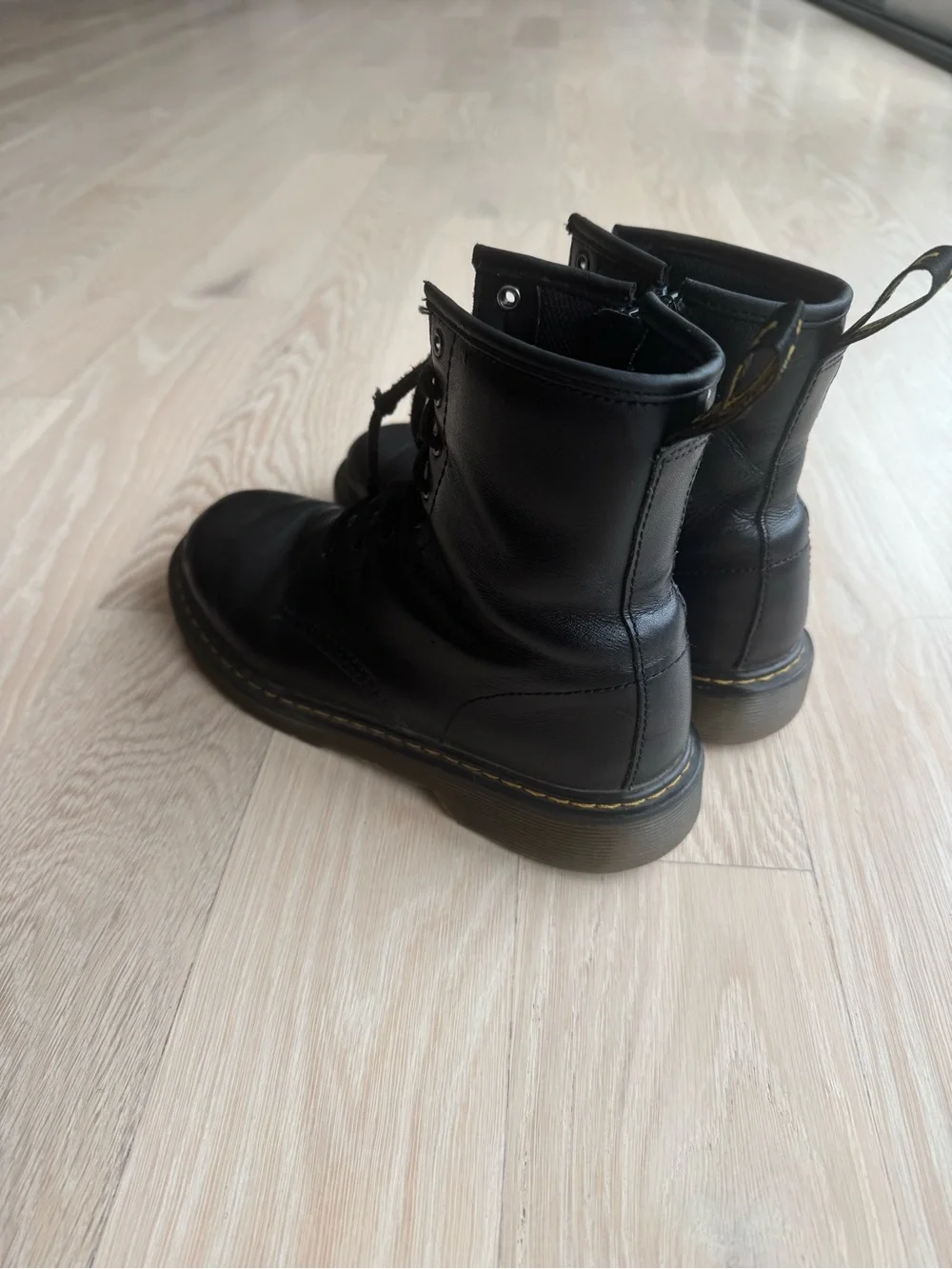 Dr. Martens Women's Black Leather Lace-Up Boots size 5